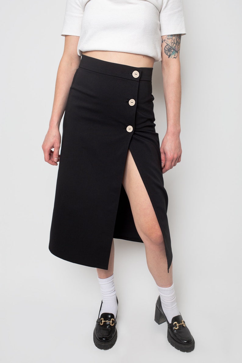 3 Buttons & Slit Skirt Black Gabardine