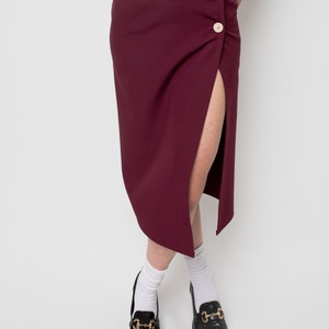 3 Buttons & Slit Skirt Red Crepe Push Up