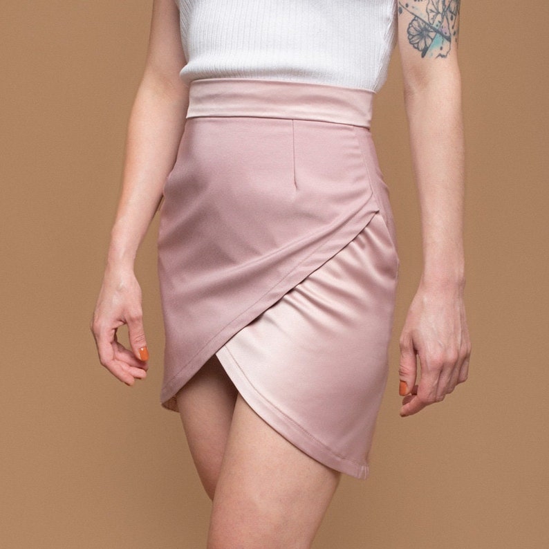 Tulip Skirt DustyPink Half Satin