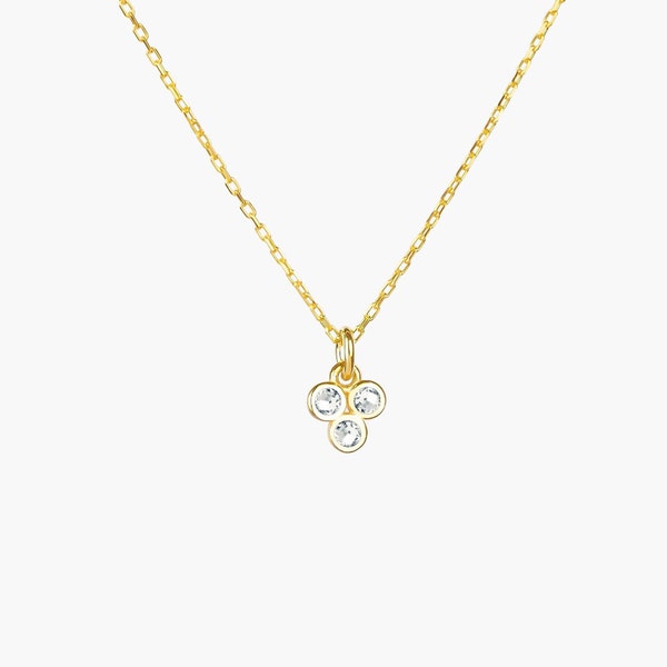 14k Gold Plated Tiny Trefoil Necklace, April Birthstone Necklace,Trio Gemstone Cluster, Kleine Kleeblatt-Halskette, Collier Trèfle Minuscule