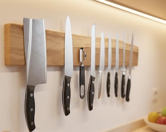 Soporte magnético para cuchillos de roble macizo con borde natural: sencillo, resistente, bonito y elegante para la cocina. Bloque de cuchillos para montaje en pared.