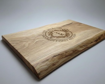 Solid oak cutting board with personal engraving and natural edge – rustic, elegant, unique – personalized laser engraving