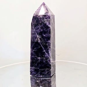 アメジストタワー - 魚座 - 2月の誕生石 - 守護の宝石 - ストレスを和らげる