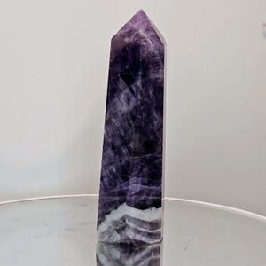 アメジストタワー - 魚座 - 2月の誕生石 - 守護の宝石 - ストレスを和らげる