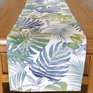 Panama tropical leaf table runner