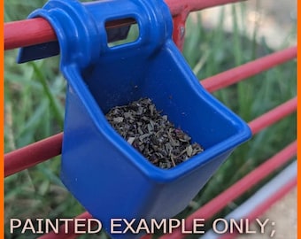 Comederos colgantes a escala 1:9 para caballos modelo Breyer tradicionales