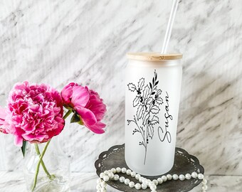 Personalized birth month flower tumbler // bridesmaid gift // custom birth flower // custom gift // glass tumbler // iced coffee glass