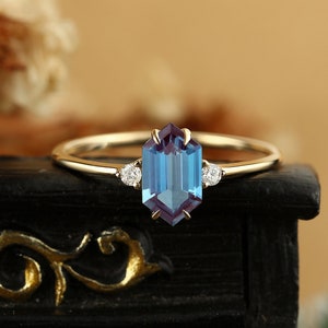Long hexagon cut lab alexandrite engagement ring Vintage rose gold moissanite diamond wedding ring Prong set anniversary promise ring women