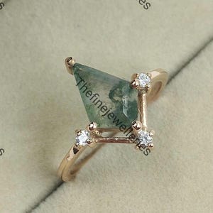 Kite Cut Moss Agate Ring: 925 Silver Rose Gold Finish