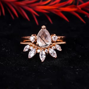 Anello di fidanzamento in quarzo rutilato nero, anello di fidanzamento a forma di pera in oro rosa, anello di fidanzamento con moissanite curva, anello di diamanti, regalo per donna