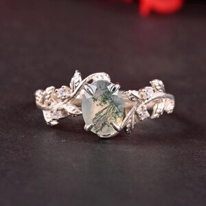 Mosagaat verlovingsring: ovale ring met 925 bladzilver