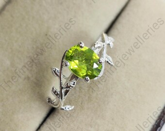 Oval Peridot Ring: Leaf Design, 925 Silver, Green Stone