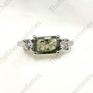 Emerald Cut Moss Agate Ring Engagement Ring Green Solitaire Ring Vintage Art Deco Ring Promise Anniversary Ring for Women Christmas Gift