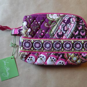 VERA BRADLEY Cosmetics Pouch, Cosmetics Zip Case, Retired Very Berry Paisley Pattern, Unused NWT - Free Shipping