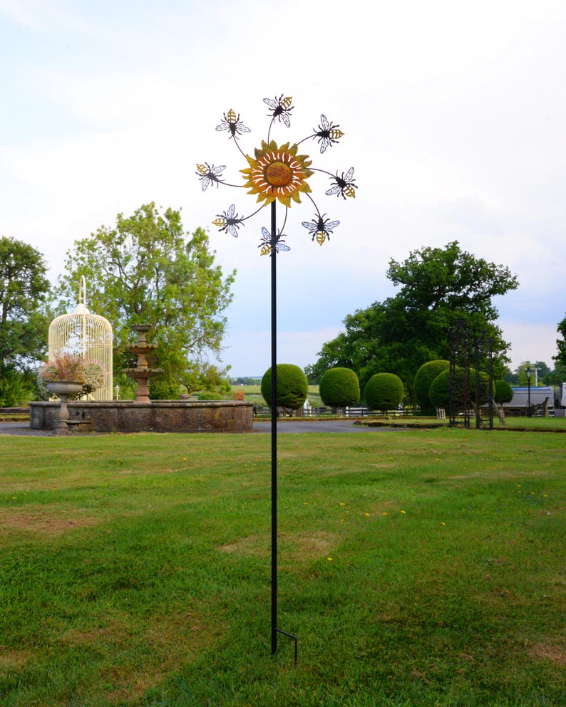 Hand-Painted Daisy and Bees Wind Spinner: Metal Garden Decoration image 2