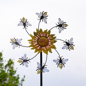 Hand-Painted Daisy and Bees Wind Spinner: Metal Garden Decoration image 3