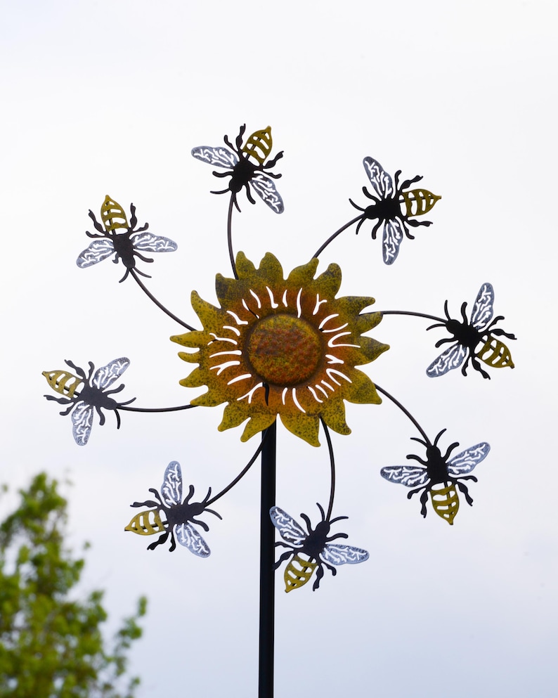 Hand-Painted Daisy and Bees Wind Spinner: Metal Garden Decoration image 4