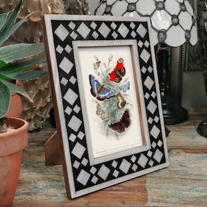 Handcrafted Pearlescent Resin Photo Frame: Boho Home Decor (6"x4")