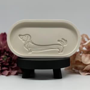 Tray dachshund, can be used for jewelry, candles, pens, coins, key storage, etc. Perfect as a gift for dog lovers.