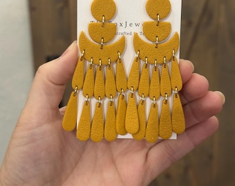 Mosterdgele kroonluchteroorbellen | Opvallende statement-oorbellen | Gedurfde herfstsieraden | Grote oorbellen van polymeerklei | Handgemaakte hangende oorbellen