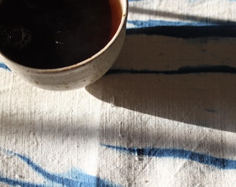 Caminho de mesa Shibori Chabu tingido com índigo vegetal, tecido puro de algodão para cerimônia do chá Gongfu.