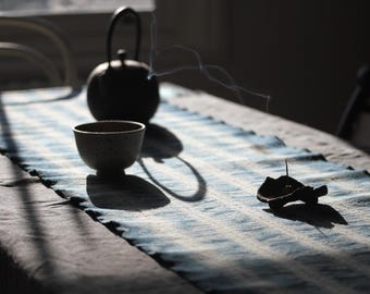 Caminho de mesa de algodão tingido com índigo, tecido para cerimônia do chá Gongfu tingido à mão.