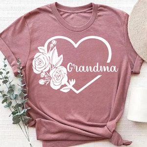 Grandma Flower Shirt, Grandma Floral T-Shirt, Mothers Day Gift, Grandmother Tshirt, Nana Shirt, Gigi Flower Tee, Grandma Heart Shirt