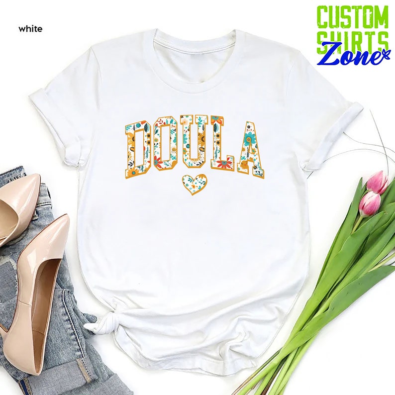 a t - shirt with the word doula printed on it