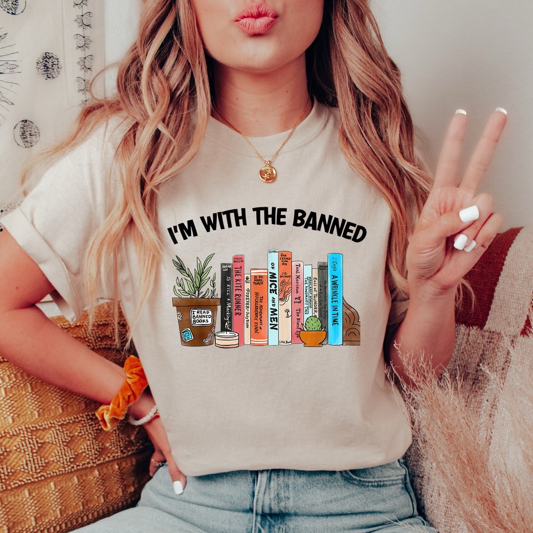 "I'm With The Banned" Floral Banned Books T-Shirt – Librarian Reading Nerd Tee For Book Lovers