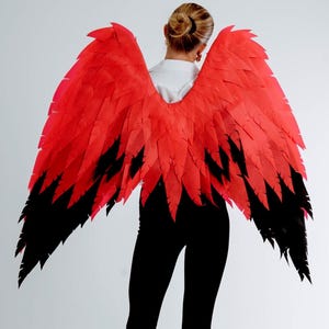 Disfraz de alas de Husk para cosplay, color negro con alas rojas, disfraz de cosplay del Hotel Huzbin, alas grandes para cosplay, disfraz para fiesta, accesorio para fotos.