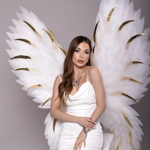 Extra long angel wings, white with gold angel wings, wings with a tail, costume for cosplay, cosplay angel costume, angel cupid wings