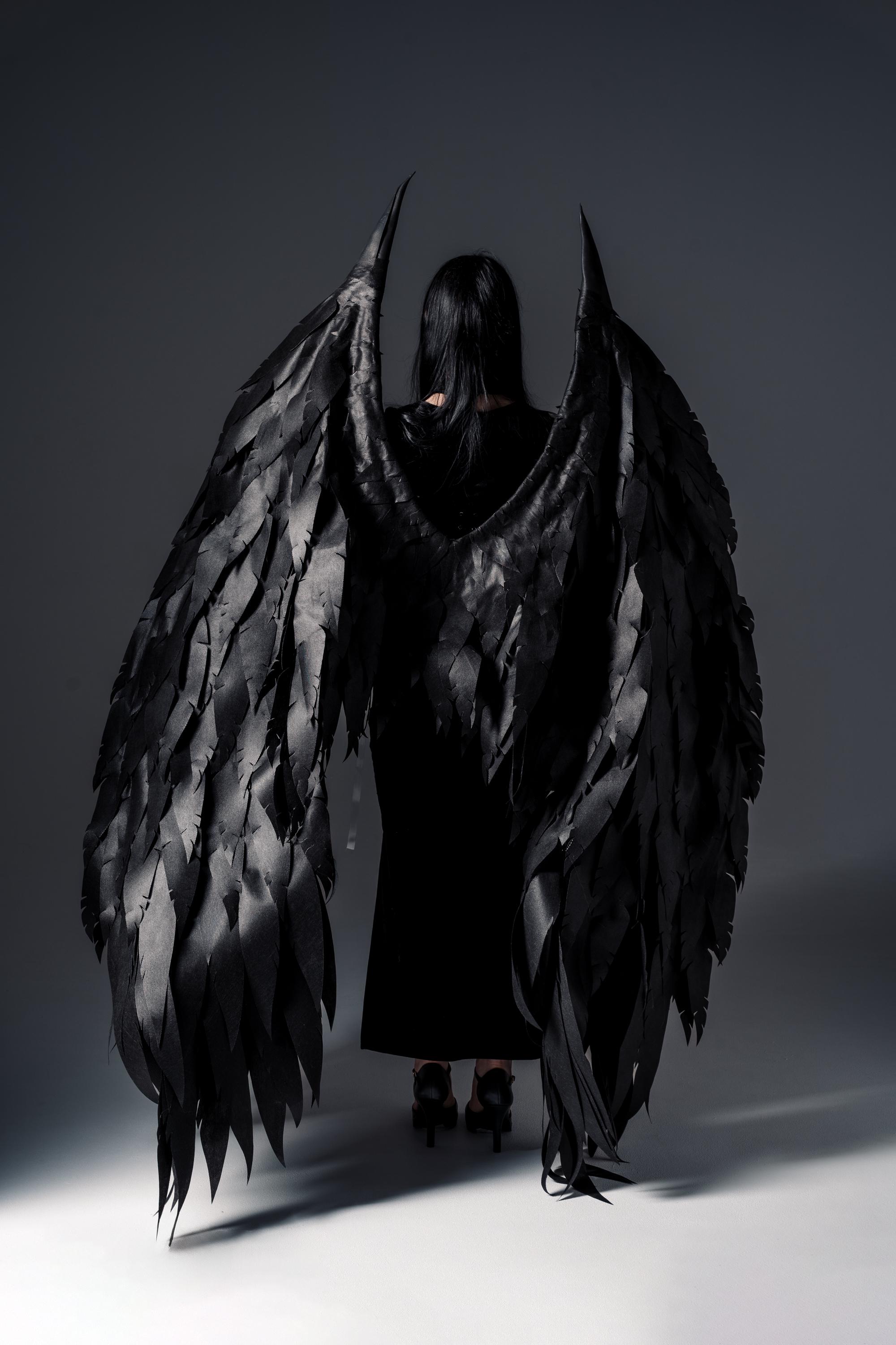 566656_3