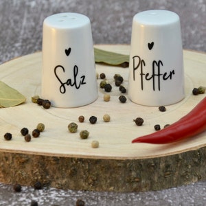 Salt and pepper shakers | Salt shaker | Housewarming gift | Kitchen decoration | Dining room decoration | Christmas gift