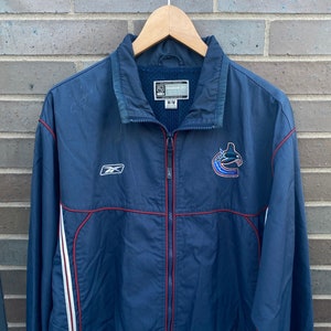Vtg Stater Vancouver canucks jacket, Men's Fashion, Coats, Jackets and  Outerwear on Carousell