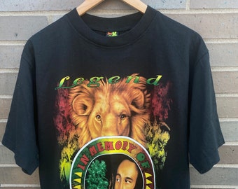 Vintage 90s Bob Marley Memorial Graphic T-Shirt / Vintage Shirt / Bob Marley / Music Promo Print / Concert / Tour / Reggae Jamaica