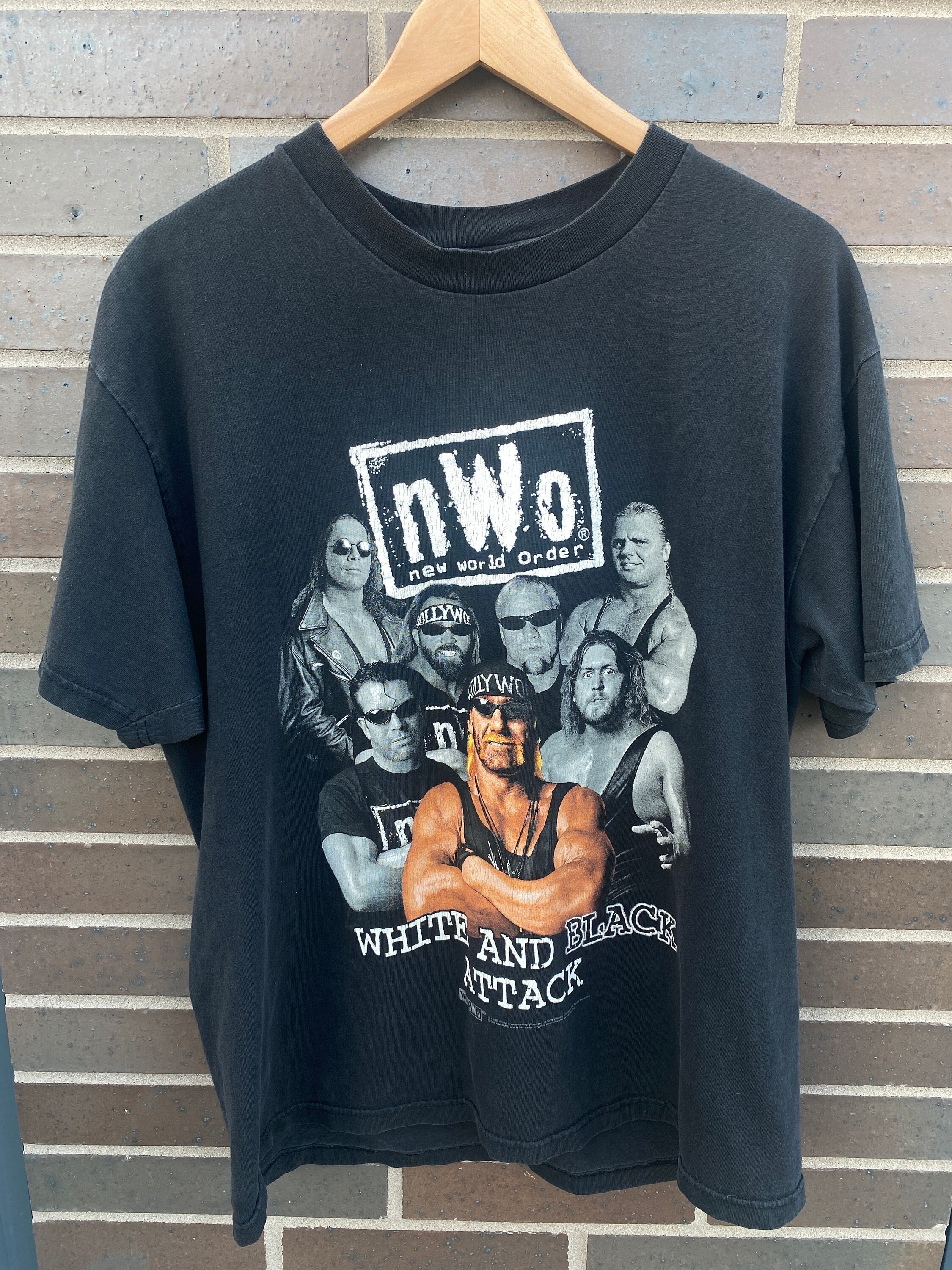 nWo チャンピオンベルト WCW WWE プロレス　Tシャツ WWE Legends nWo big gold belt T-shirt Men's Large XL