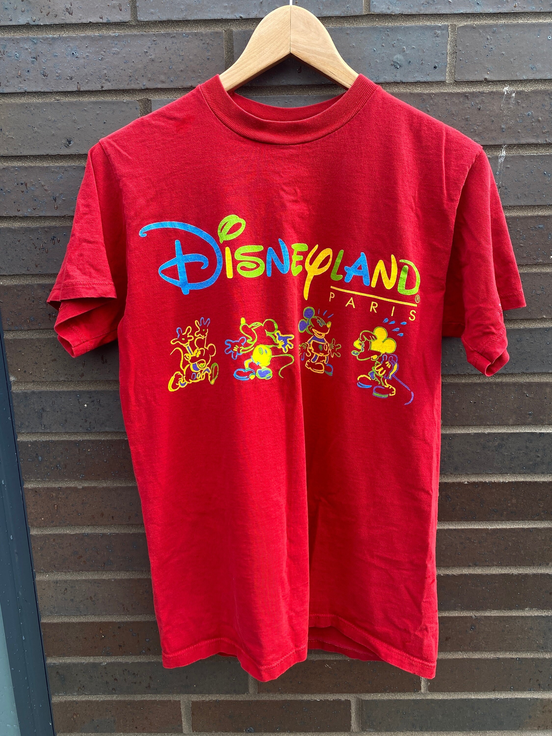 Vintage 90s Disneyland Paris T-shirt / 1990s Graphic Tee / Vintage