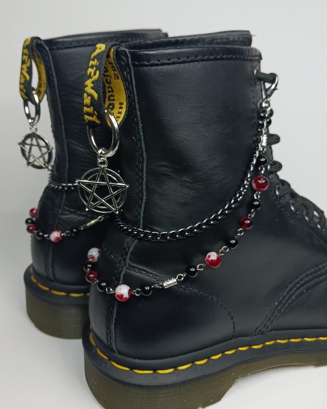 Boot Chains Onyx Garnet Red Splatter Beads Pentagram Charms Doc Dr ...