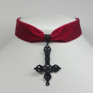 Inverted Cross Pendant Choker Black