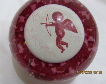 Jim Davis Cupid Valentine vintage paperweight red white clear 1976 signed