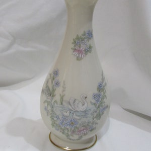 Lenox Vase Vintage 1983 Mother&#39;s Day Flowers and Swan With Babies Made In USA