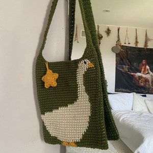 PATTERN goose purse crocheted green bag with star pompom