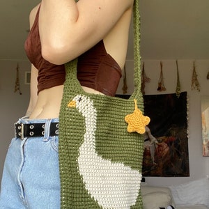 Goose Hand Bag Crochet Handmade Knit Green Duck Tote with Star Keychain Aesthetic Cottagecore Fairy Shoulder Bag Indie