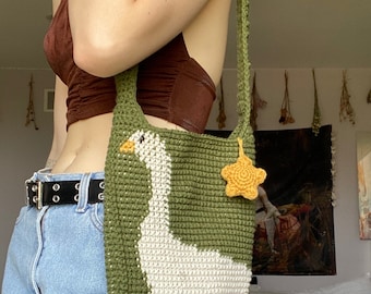 gans handtas gehaakt handgemaakt gebreide groene eend draagtas met ster sleutelhanger esthetische cottagecore fairy schoudertas indie
