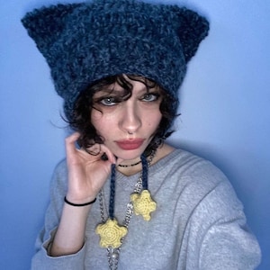 PATTERN *chunky yarn* crochet ear flap cat hat with star pom poms