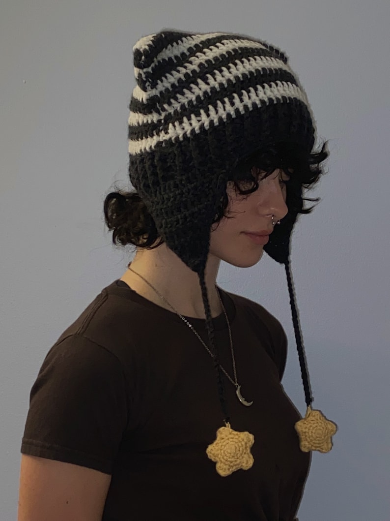 PATTERN crochet ear flap cat hat with star pom poms image 4