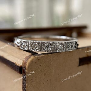 Anel de casamento com diamantes Art Déco vintage da década de 1880, anel eterno com diamantes, aliança empilhável, aliança de diamantes vintage com três pedras, anel de aniversário