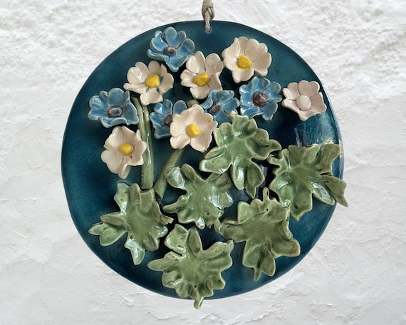 Handmade Ceramic Floral Wall Decor: Hand-Painted Tile Ornament