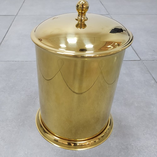 Luxury Stainless Steel Trash Bin with Lid with Premium Surface Quality, High-Quality Stainless Steel Waste Receptacle with Special Surface