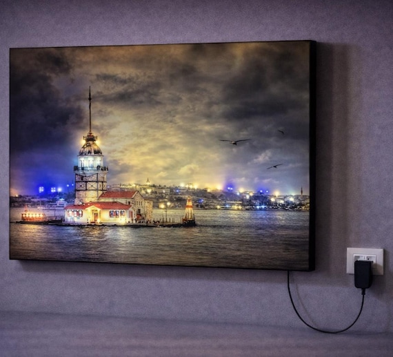 LED Illuminated Istanbul Maiden’s Tower Canvas Art, Night Cityscape Wall Decor, Plug In Lighted Canvas, Turkey Landmark Gift